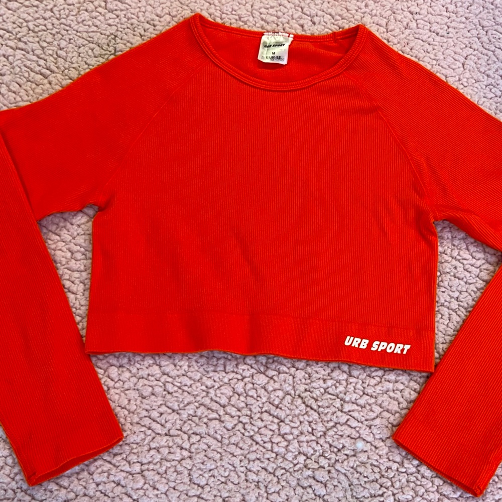 Women’s URB Sport Cropped Athletic Top with Long Sleeves, Size M